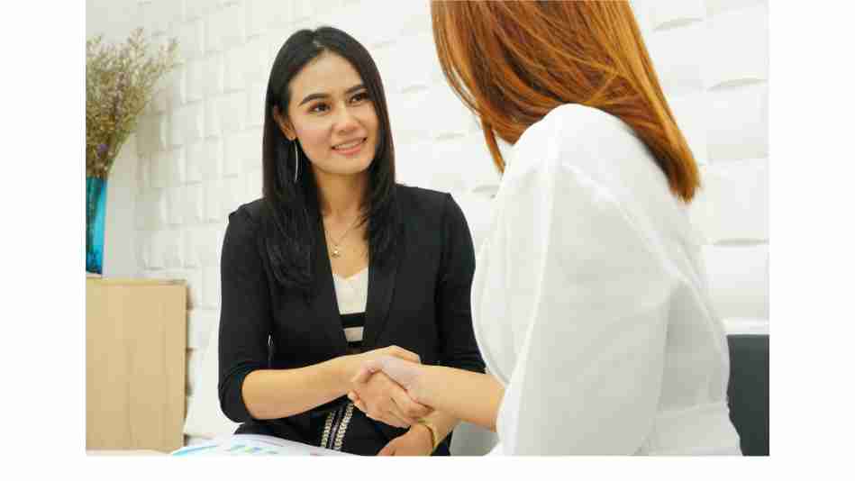 How to Introduce Yourself Like a Pro
